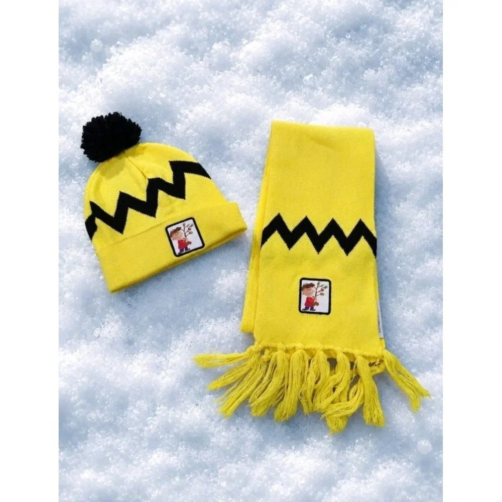 ICE! A Charlie Brown Christmas Beanie Hat & Scarf Set Peanuts 2021 Rare